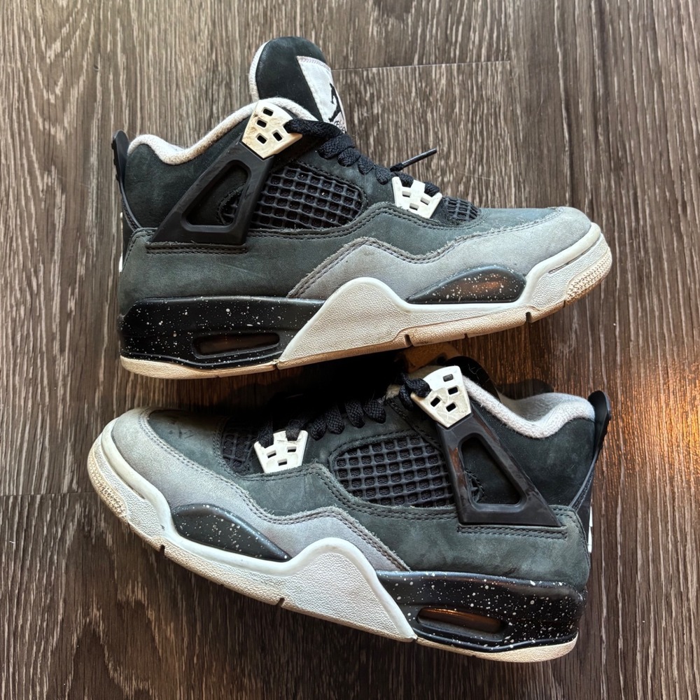 Jordan 4 Retro Fear GS Size 4Y FG8213-002